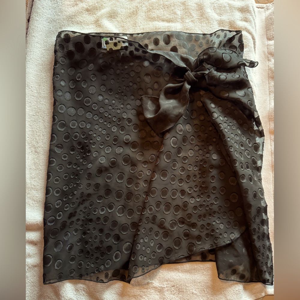 Portocruz Cover-Up for bottom sheer with polka dots